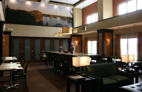 Peru Hotel | Hampton Inn and Suites Peru