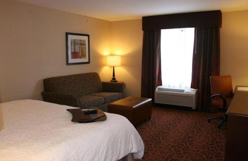 Peru Hotel | Hampton Inn and Suites Peru