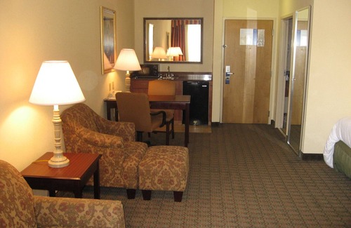 Canton Hotel | Hampton Inn Canton
