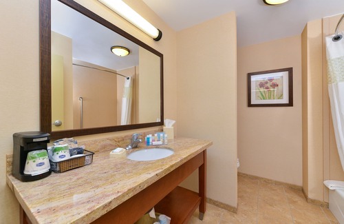 Clinton Hotel | Hampton Inn Clinton, IA