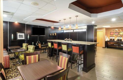 Newbern Hotel | Hampton Inn Dublin