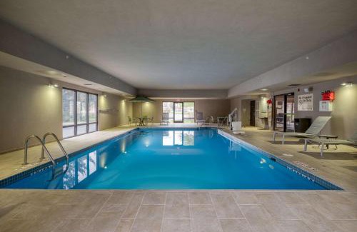 Janesville Hotel | Hampton Inn Janesville