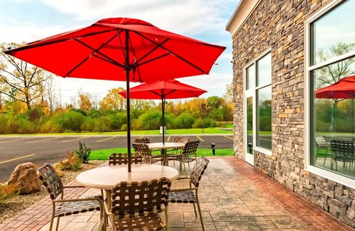 Lockport Hotel | Hampton Inn Lockport - Buffalo, NY