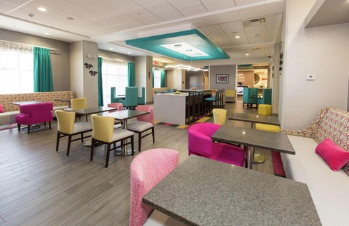 Mustang Hotel | Hampton Inn Mustang