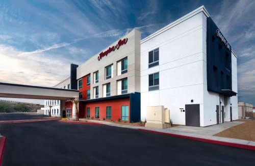 Needles Hotel | Hampton Inn Needles