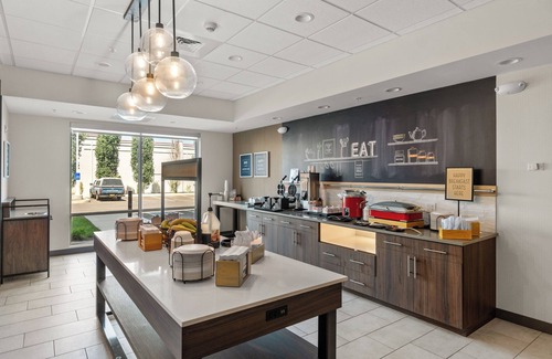 Redmond Hotel | Hampton Inn Redmond Bend Airport, OR