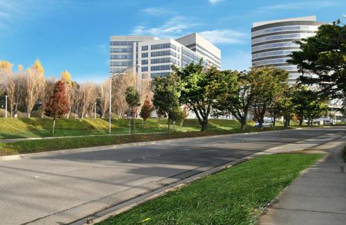 The East Side Hotel | Hampton Inn San Francisco Airport