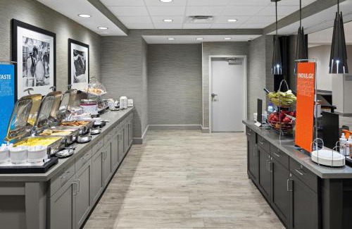 Cranberry Township Hotel | Hampton Inn & Suites Cranberry Township/Mars