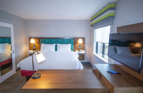 North Attleboro Hotel | Hampton Inn & Suites North Attleboro