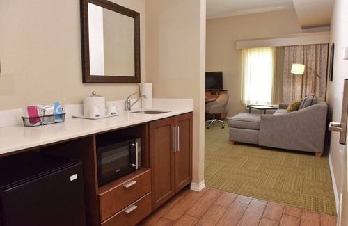Alexandria Hotel | Hampton Inn & Suites Alexandria