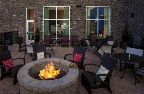 Asheville Hotel | Hampton Inn & Suites-Asheville Biltmore Village, NC