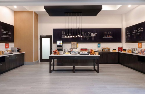 Burlington Hotel | Hampton Inn & Suites by Hilton Burlington Toronto