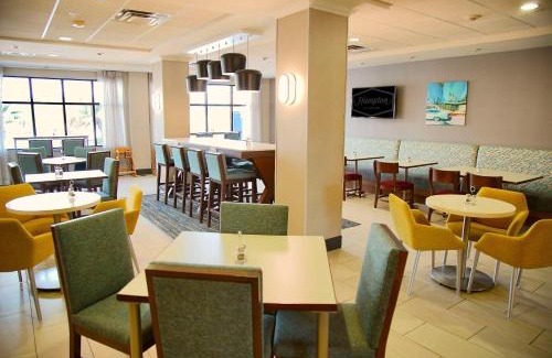 Cathedral City Resort | Hampton Inn & Suites Cathedral City