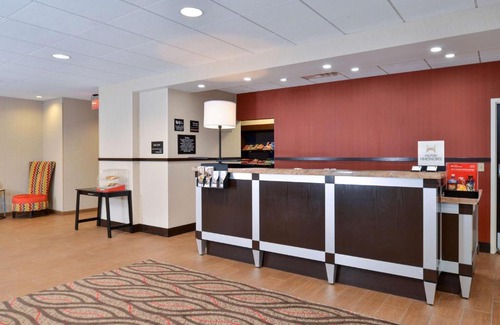 California Hotel | Hampton Inn & Suites California University-Pittsburgh