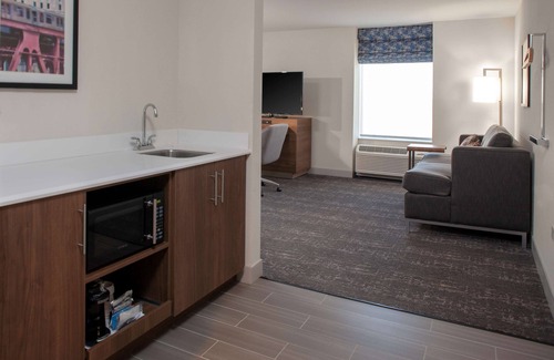 Burr Ridge Hotel | Hampton Inn & Suites Chicago-Burr Ridge