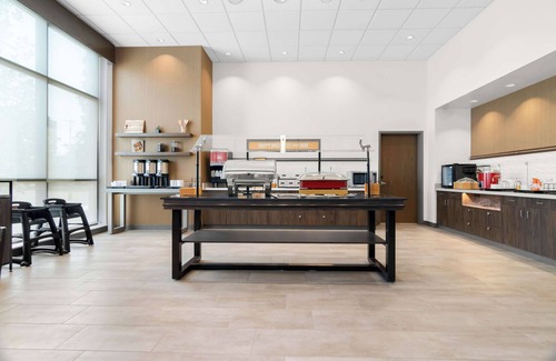 Illinois Medical District Hotel | Hampton Inn & Suites Chicago Medical District UIC