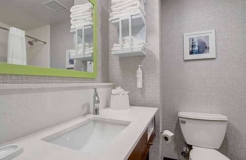 Hyde Park Hotel | Hampton Inn & Suites Cincinnati Midtown Rookwood