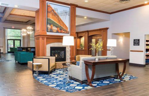 Okemos Hotel | Hampton Inn & Suites East Lansing