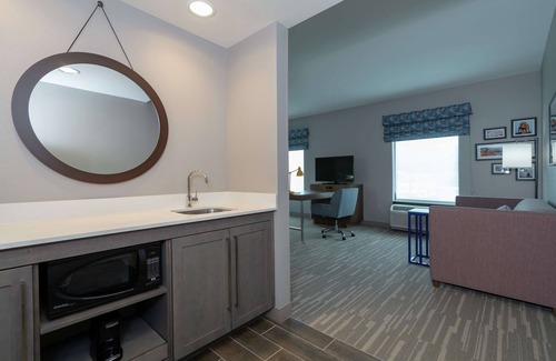Glenarden Hotel | Hampton Inn & Suites Glenarden/Washington DC