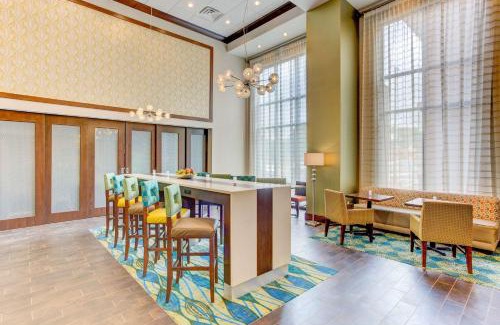 Manchester Hotel | Hampton Inn & Suites Manchester, TN