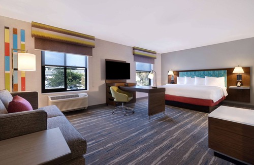 Marina Hotel | Hampton Inn & Suites Marina