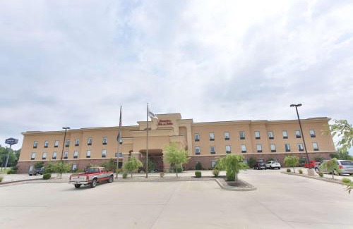 Middlebury Hotel | Hampton Inn & Suites Middlebury