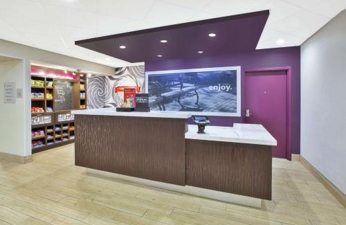 Oakwood Village Hotel | Hampton Inn & Suites Oakwood Village-Cleveland