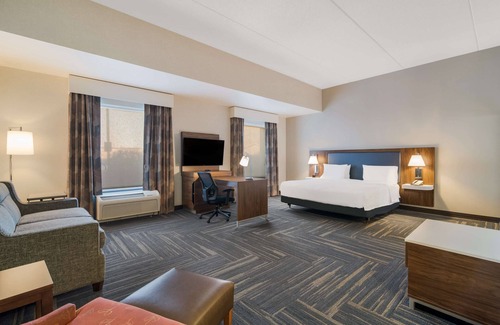 Plattsburgh Hotel | Hampton Inn & Suites Plattsburgh