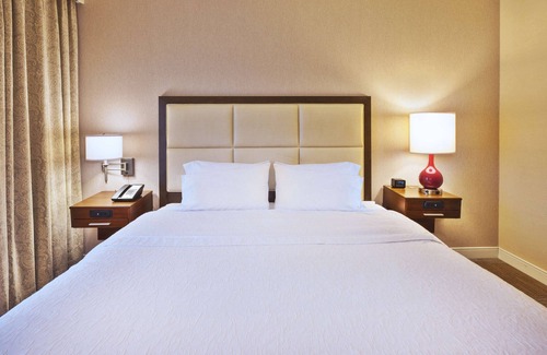 Warwick Hotel | Hampton Inn & Suites Providence/Warwick-Airport