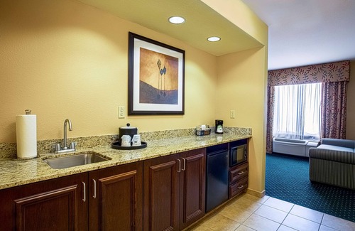 Laguna West-Lakeside Hotel | Hampton Inn & Suites Sacramento-Elk Grove Laguna I-5