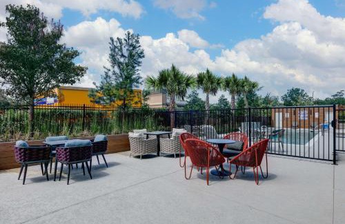 The Woodlands Hotel | Hampton Inn & Suites by Hilton Shenandoah The Woodlands