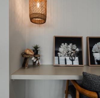 Armstrong Creek House | Hamptons Haven Luxe 4 bedroom, 2 bathroom, WIFI, Great for wedding stays Managed by Host On The Coast