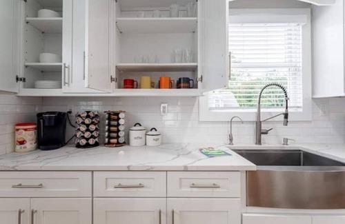 Huntington House | Hamptons Style Living Walk to Cafe Deck