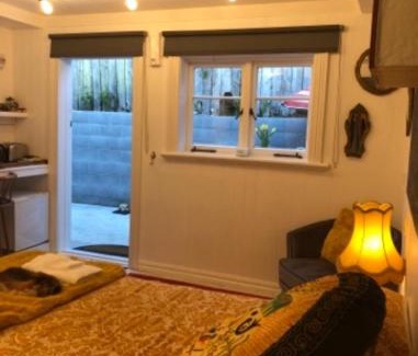 New Plymouth Bed & Breakfast | Hana Hideaway