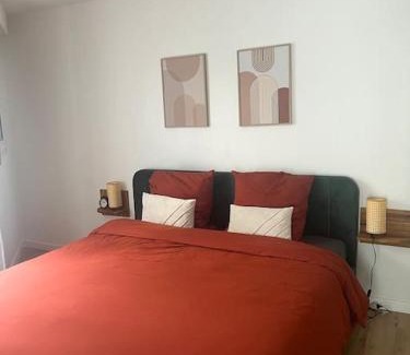 Montigny-le-Bretonneux Apartment | Hana Home 4 personnes jardin privatif business&family