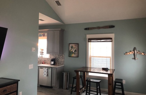 Mexico Beach Cottage | 🏖✈️ Hangar #13 ✈️🏖Pool! Pet Friendly Cottage in Mexico Beach 🐾 🐾