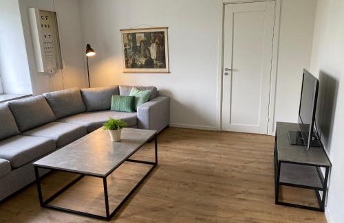 Larbro Apartment | Hangvar Skola Geografisalen