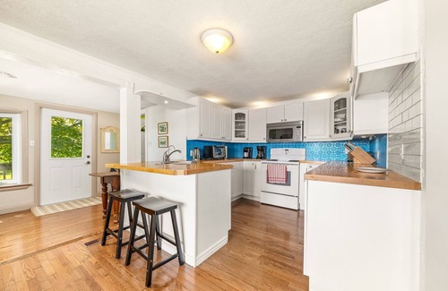 Waupoos House | Happiness Haven: Waterfront PEC House