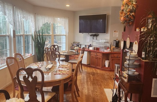 Harbor Springs House | Happy Days and Nights -Sunset House- A 4 bedroom mansion close to skiing.