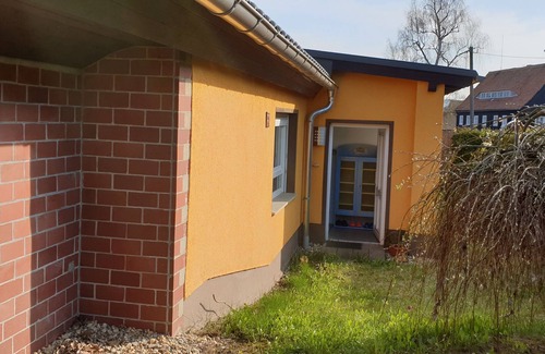 Seifhennersdorf Apartment | Happy Days, apartment with lawn terrace & separate access in the border triangle