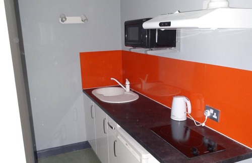 Warrington House | Happy Guests Lodge