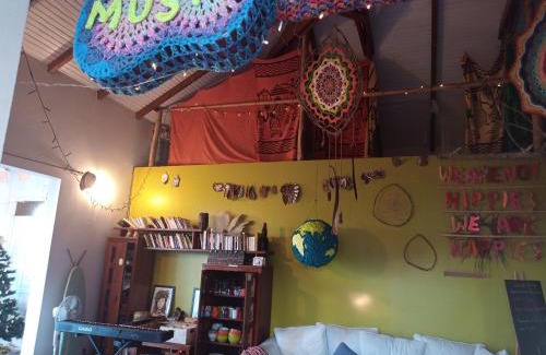 Sainte-Rose House | Happy hippies House