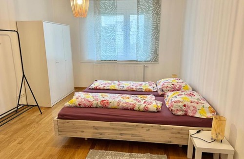 Schwechat Apartment | Happy Home near Airport
