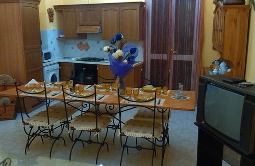 Avola House | HAPPY HOUSE WIFI FREE, BIKES FREE