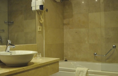 Sekerpinar Hotel | Happy Inn Gebze Hotel