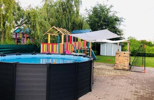 Domnesti House | Happy Place - Casuta Albastra