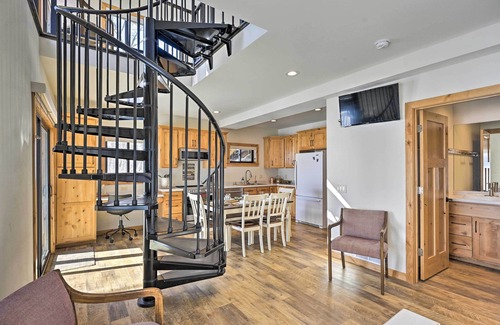Okee Cabin | ‘Happy’s Haven’ Cabin w/Gas Grill & Fire Pit!