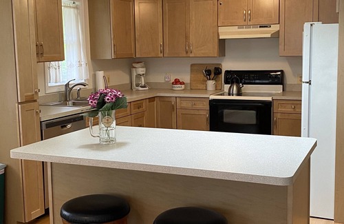 Calvert Beach-Long Beach Cottage | Harbor Cottage at the Chesapeake Bay - Dog Friendly Beach