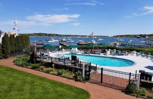 Edgartown Apartment | Harbor View Suite at Harborside Inn in Edgartown
