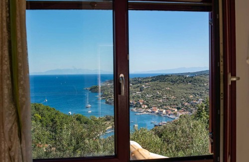 Ieromonachos Villa | Harbor-View Villa with Private Pool